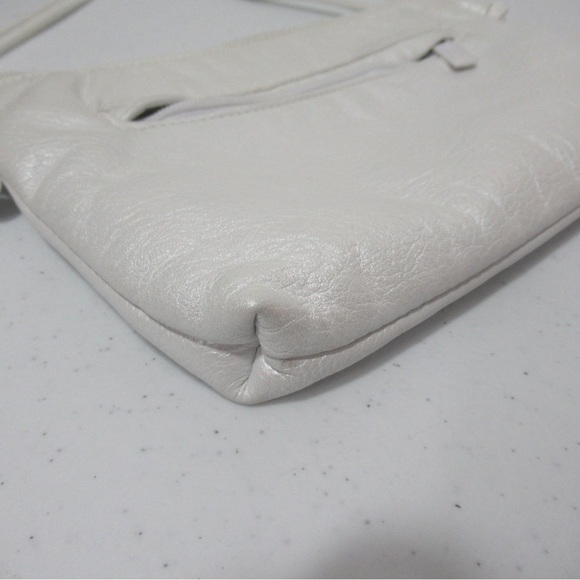 Bags by Pinky Vintage White Leather Shoulder Bag - Picture 12 of 16
